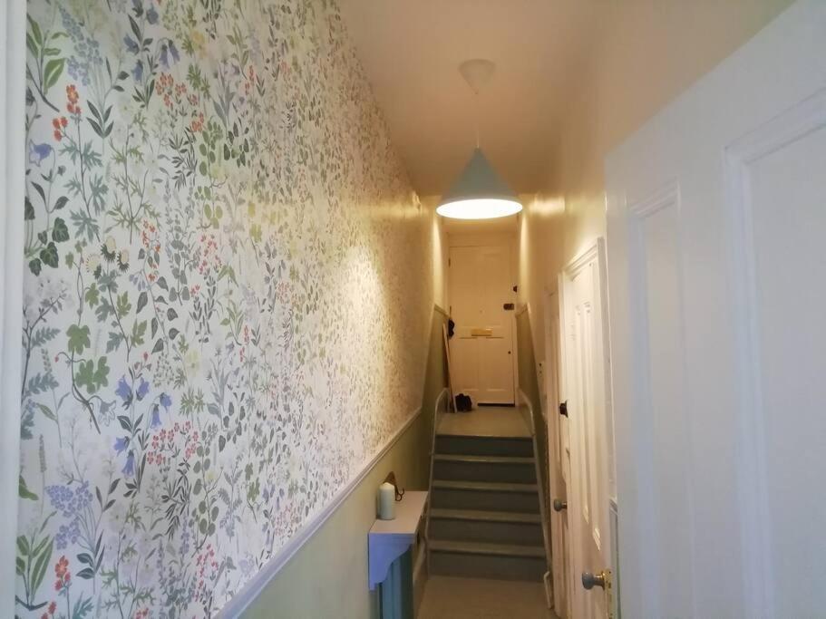 Charming London With Balcony Appartement Buitenkant foto