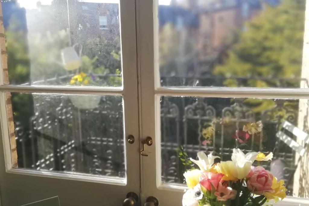 Charming London With Balcony Appartement Buitenkant foto