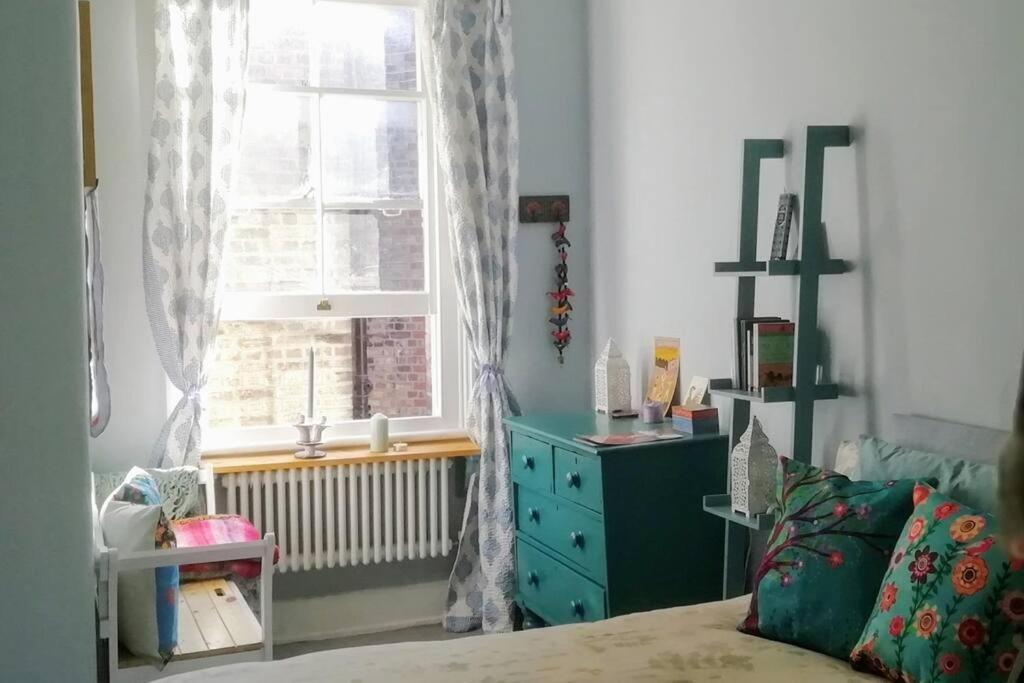 Charming London With Balcony Appartement Buitenkant foto