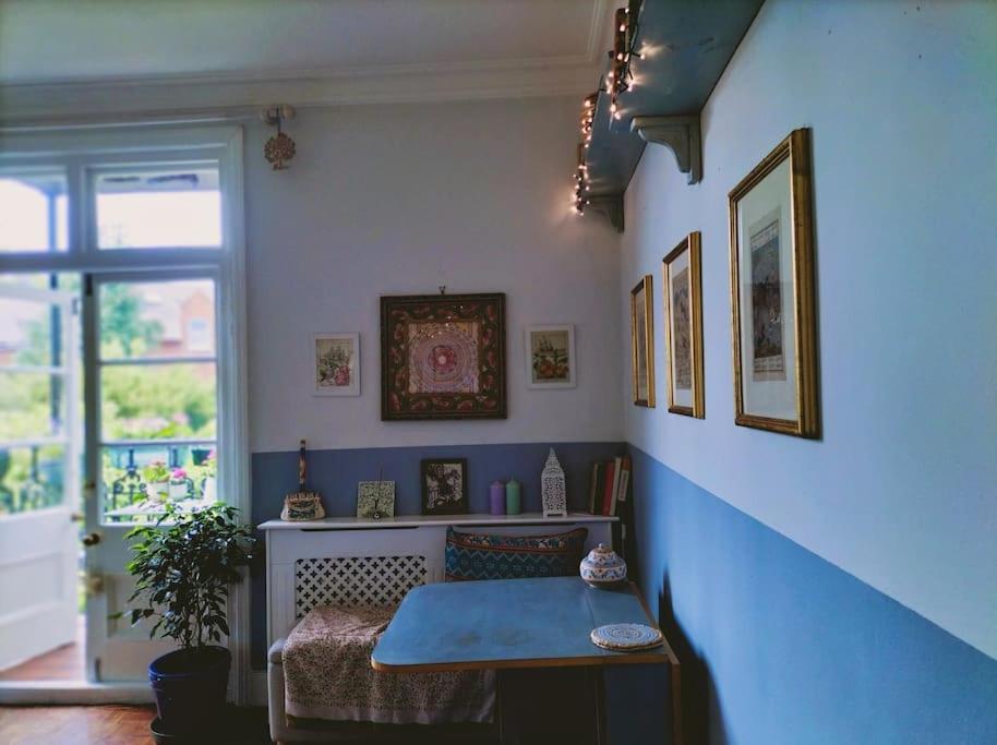 Charming London With Balcony Appartement Buitenkant foto