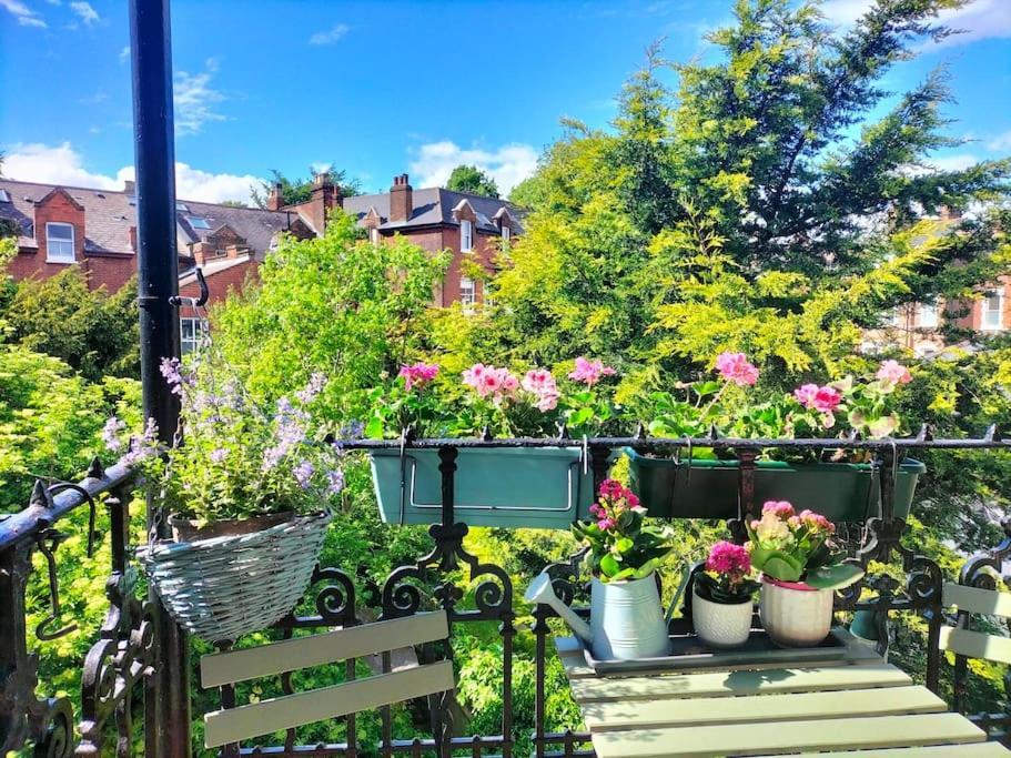 Charming London With Balcony Appartement Buitenkant foto